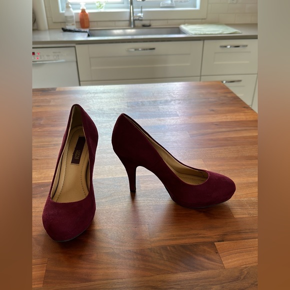 Heels - Picture 1 of 1